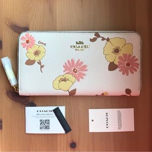 🌸 Coach Accordion Zip Wallet With Floral Print Brass/Chalk Multi